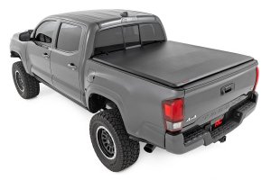Toyota Tacoma Soft Roll Up Bed Cover - Rough Country - Matte Black - '16-'23